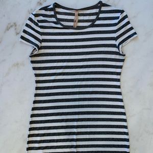 Saks Fifth Avenue B44 Core Women’s Slim Fit Tee Lg